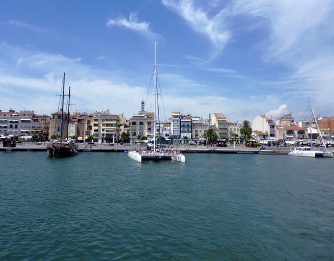 Photo de un voilier vu de la mer mediterranee