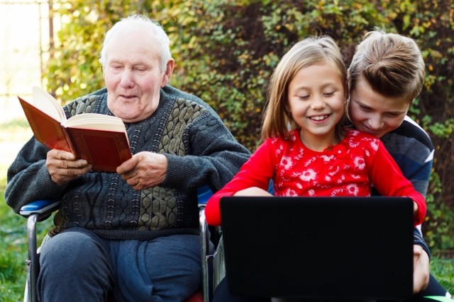 Comment s’occuper de ses petits-enfants pendant l’été