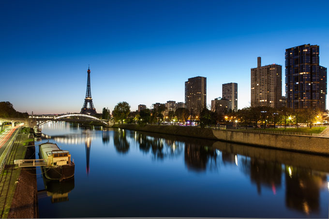 Photo d'une péniche sur la seine pour notre dossier vivre sur une peniche